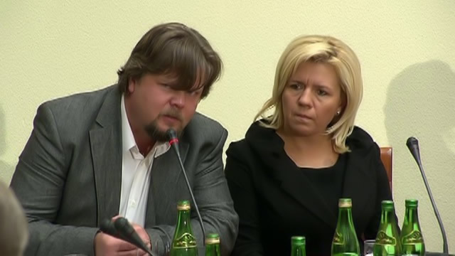 Flight Captain, Lt. Artur Wosztyl, member of the 36th Special Aviation Transportation Regiment, SPLT [Pol. 36 Specjalny Pułk Lotnictwa Transportowego] along with Ewa Blasik, the wife of the late Commander and Chief of Polish Air Force, Lt. Gen. Andrzej Blasik testifying before the Antoni Macierewicz’s Parliamentary Commission investigating the causes of the April 10, 2010 crash of Polish Air Force One, Tupolev, TU-154, that crashed under mysterious circumstances near Smolensk, Russia. 
