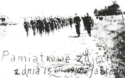 1st Squadron of the 5th Vilnius Brigade enters Jabłonna Lacka. 15 August 1945